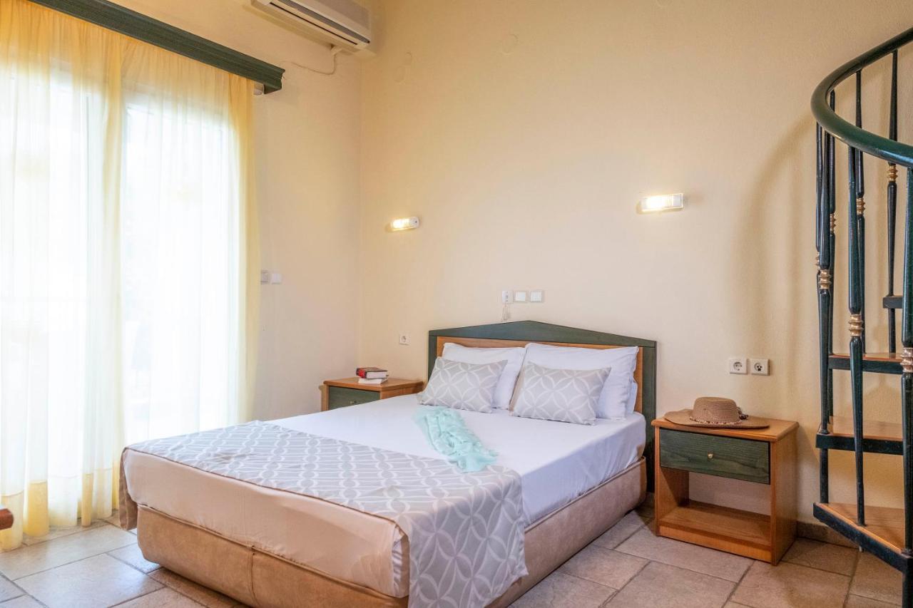 Aristides Hotel Fourka Extérieur photo