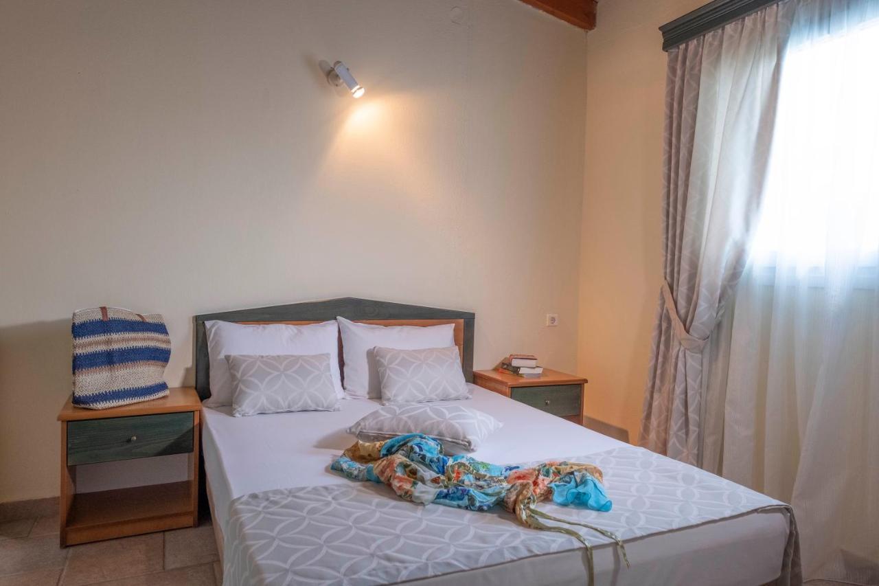 Aristides Hotel Fourka Extérieur photo