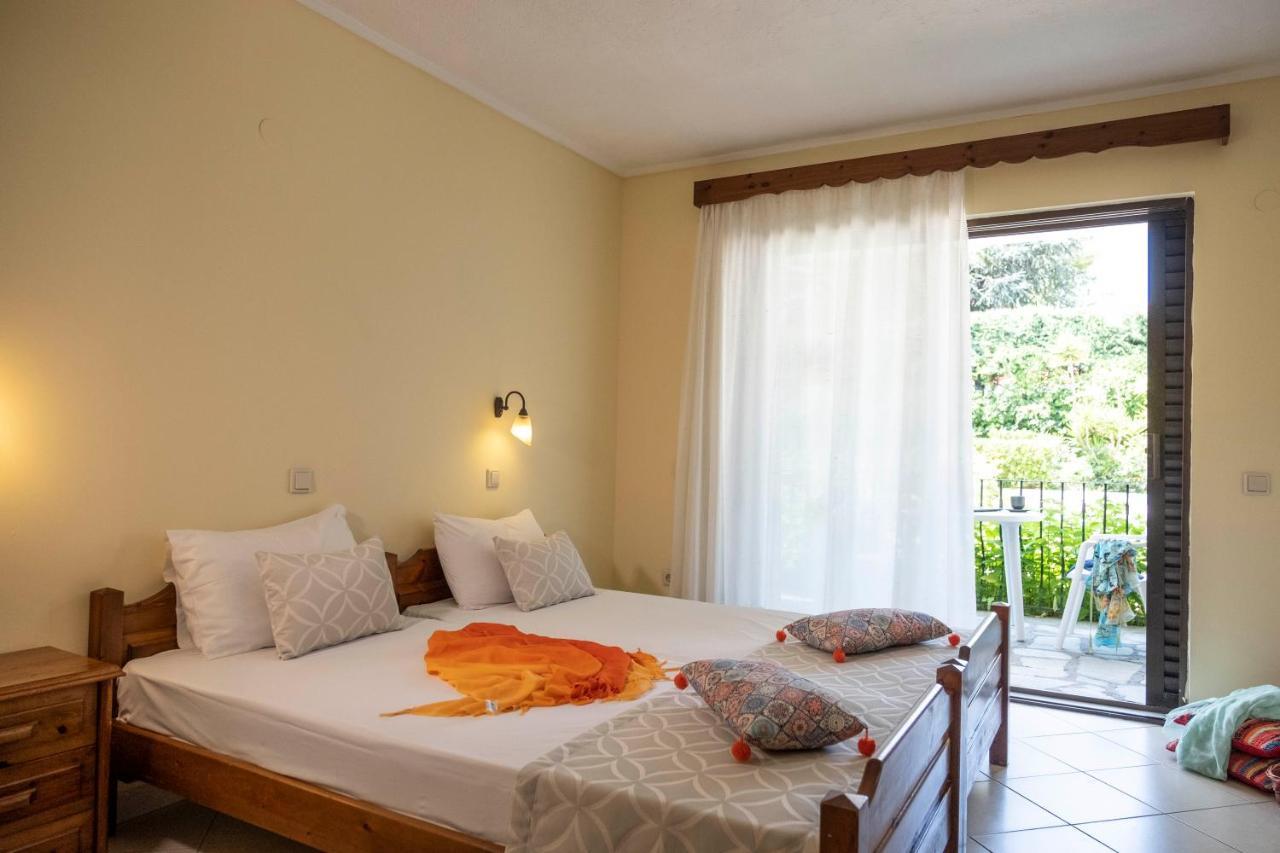 Aristides Hotel Fourka Extérieur photo