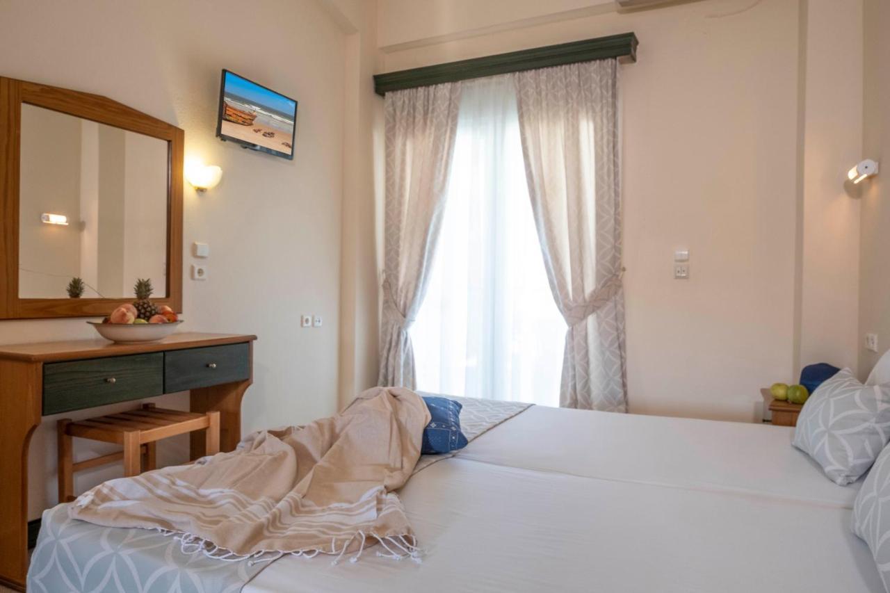 Aristides Hotel Fourka Extérieur photo