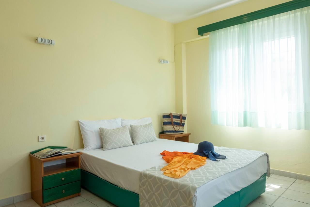 Aristides Hotel Fourka Extérieur photo