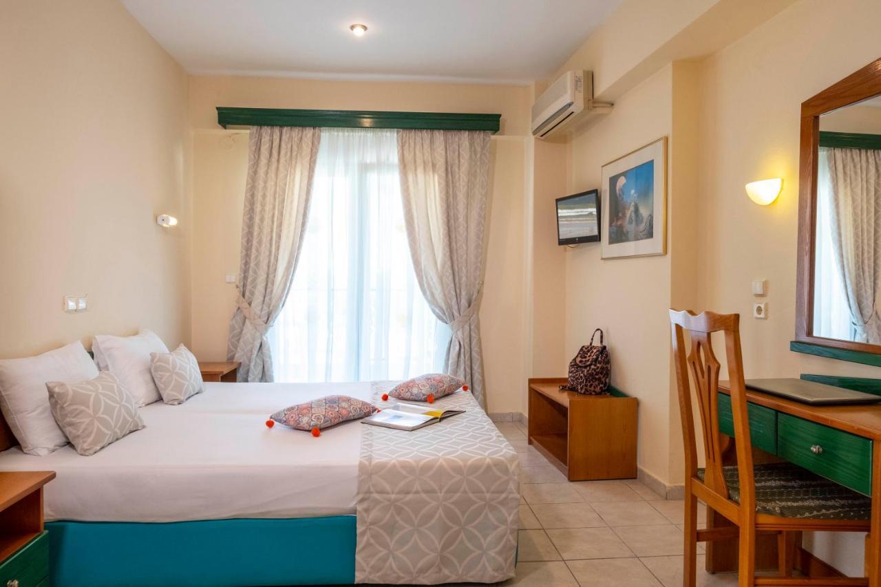 Aristides Hotel Fourka Extérieur photo
