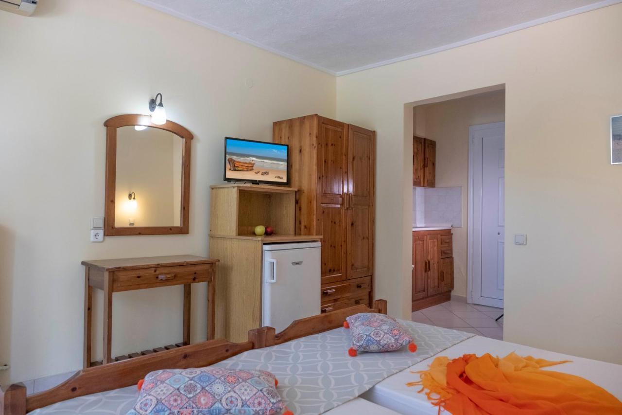Aristides Hotel Fourka Extérieur photo