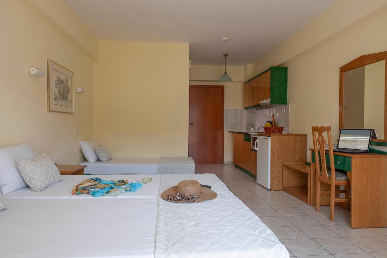 Aristides Hotel Fourka Extérieur photo