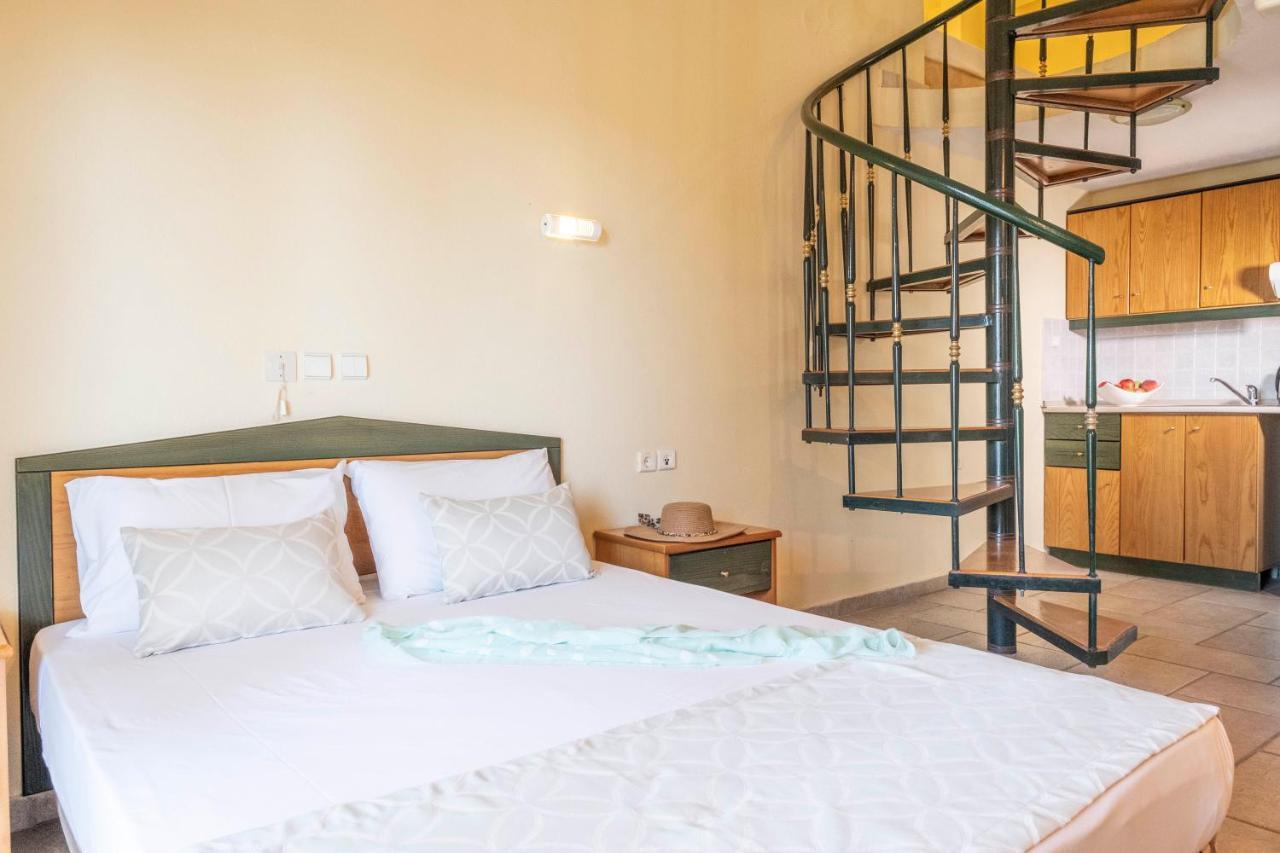 Aristides Hotel Fourka Extérieur photo