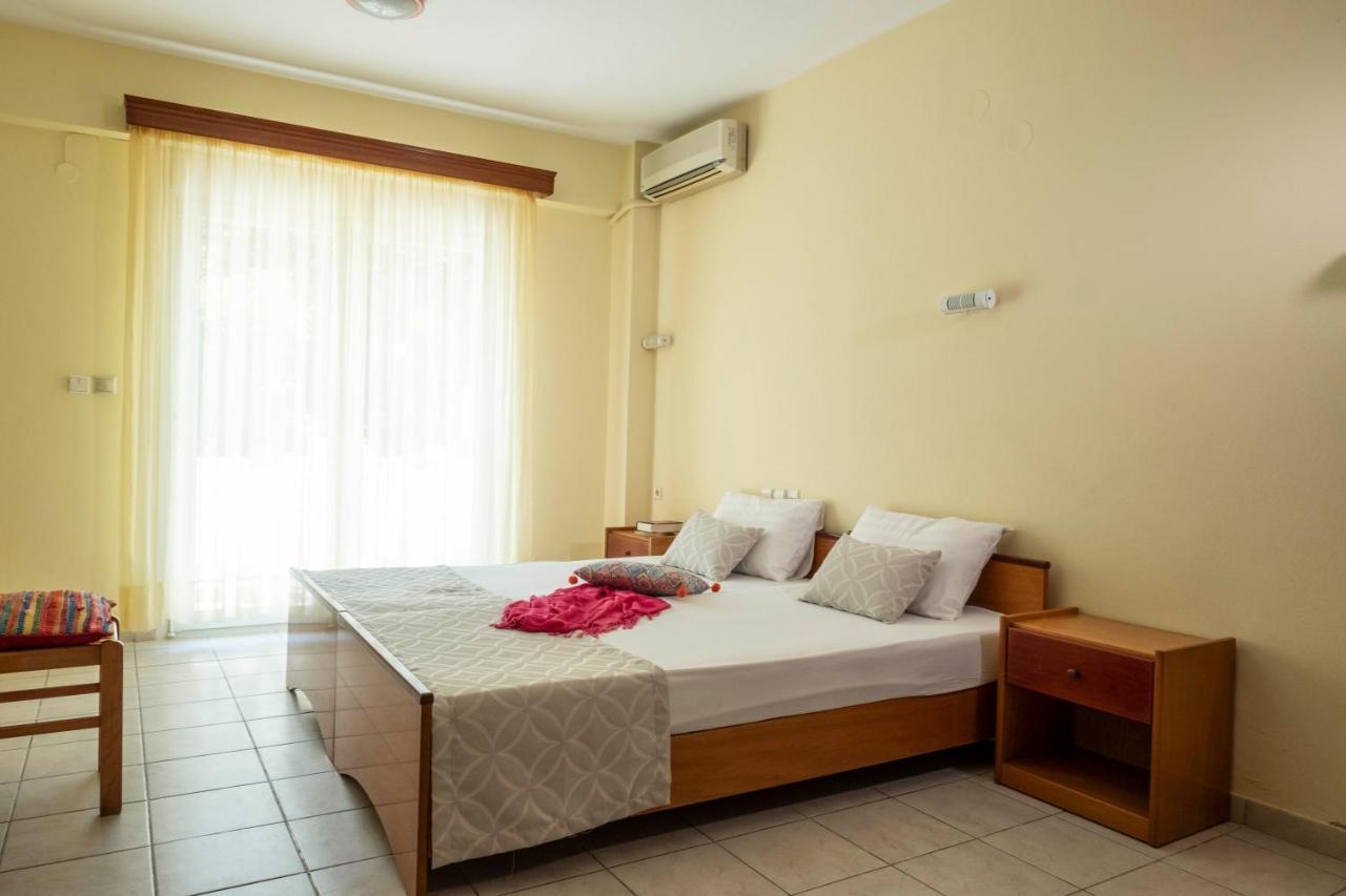 Aristides Hotel Fourka Extérieur photo