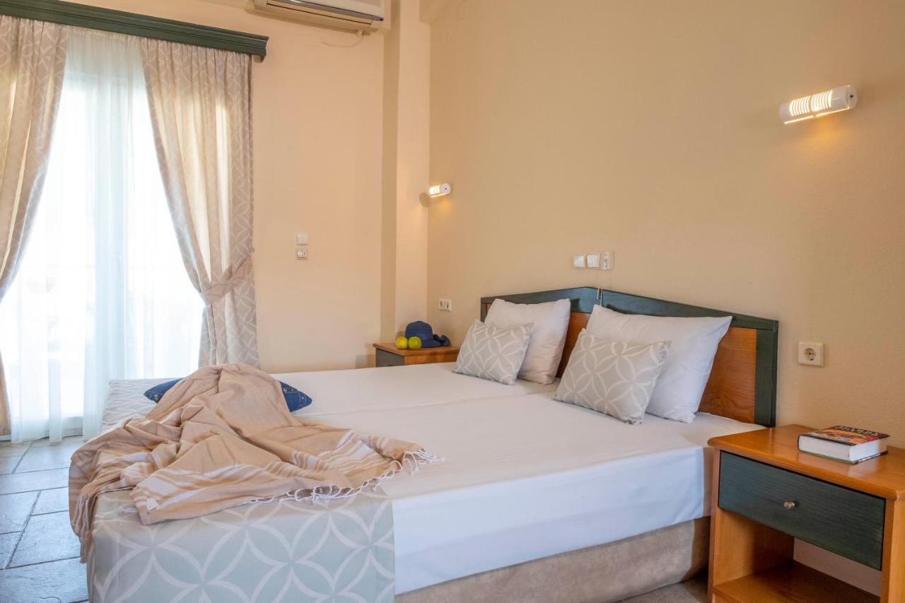 Aristides Hotel Fourka Extérieur photo